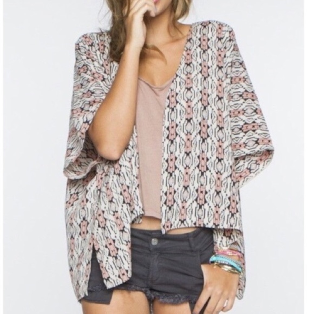 Brandy Melville Pink Kimono